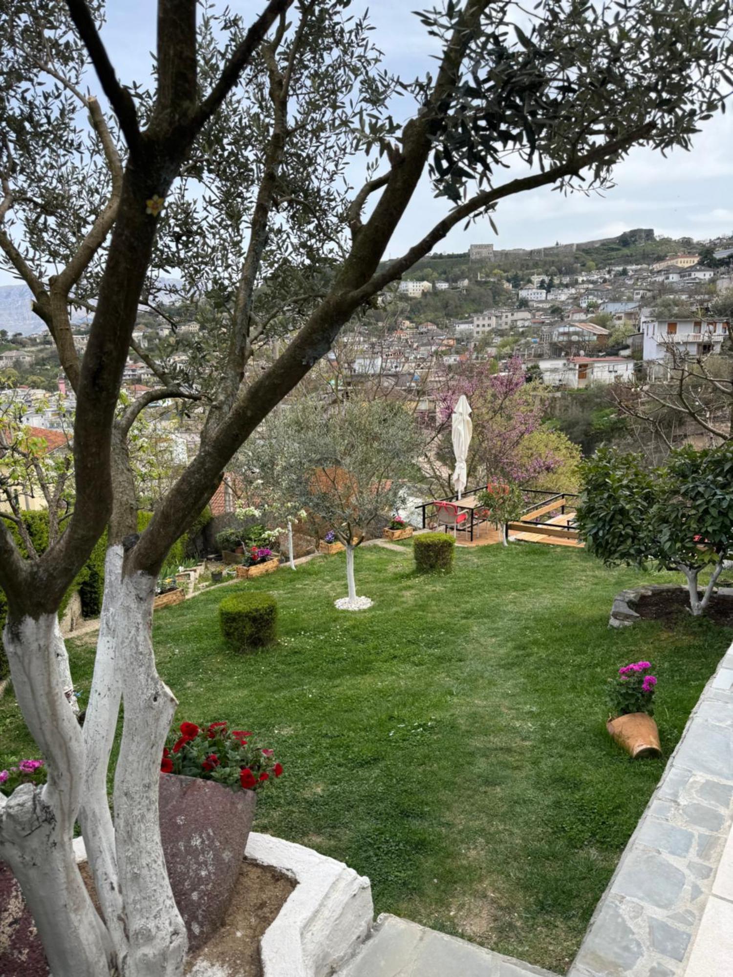 Ilvi Guesthouse Gjirokaster Exterior photo