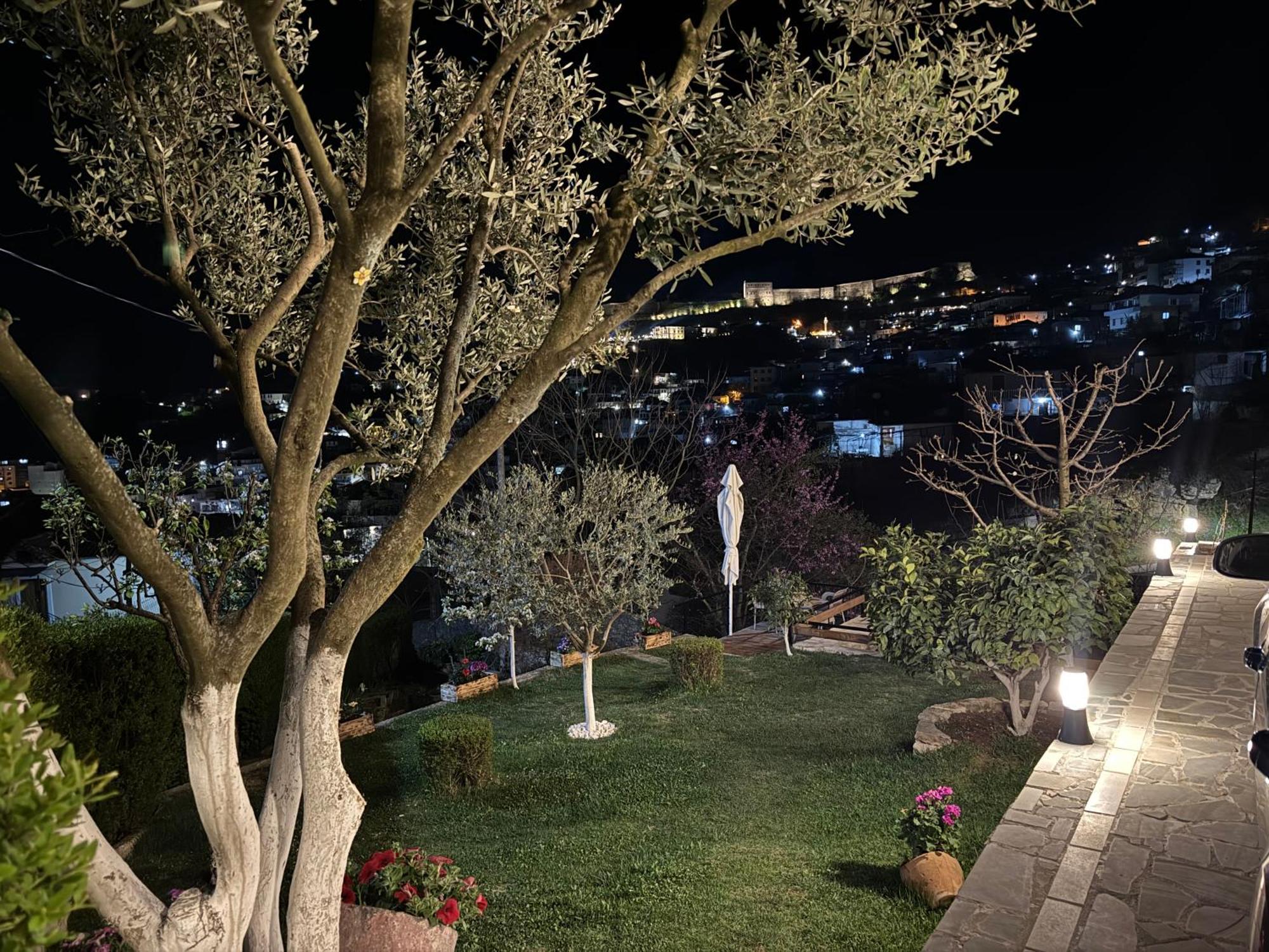 Ilvi Guesthouse Gjirokaster Exterior photo